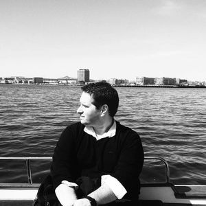 Meet your Posher, Levi